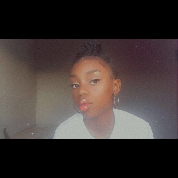 Meet your Posher, Amoya - Picture 1 of 1